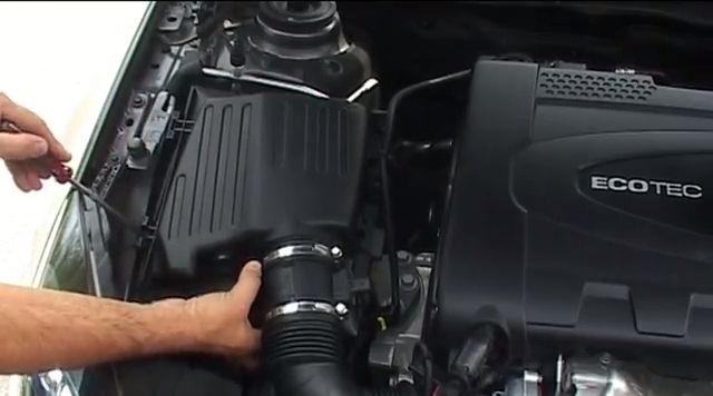 0 турбо бензин. Фильтр воздушный опель антара 3. Воздушный фильтр корпус опель. Корпус воздушного фильтра опель инсигния 2. 8 механика.