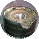 Ролик с повреждением